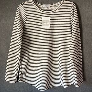 Black and white shirt💚